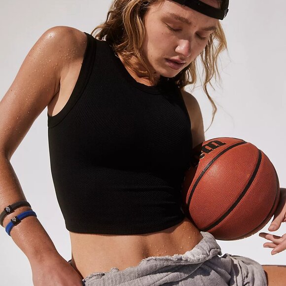 Free Throw Muscle Tank In Black - Picture 2 of 5